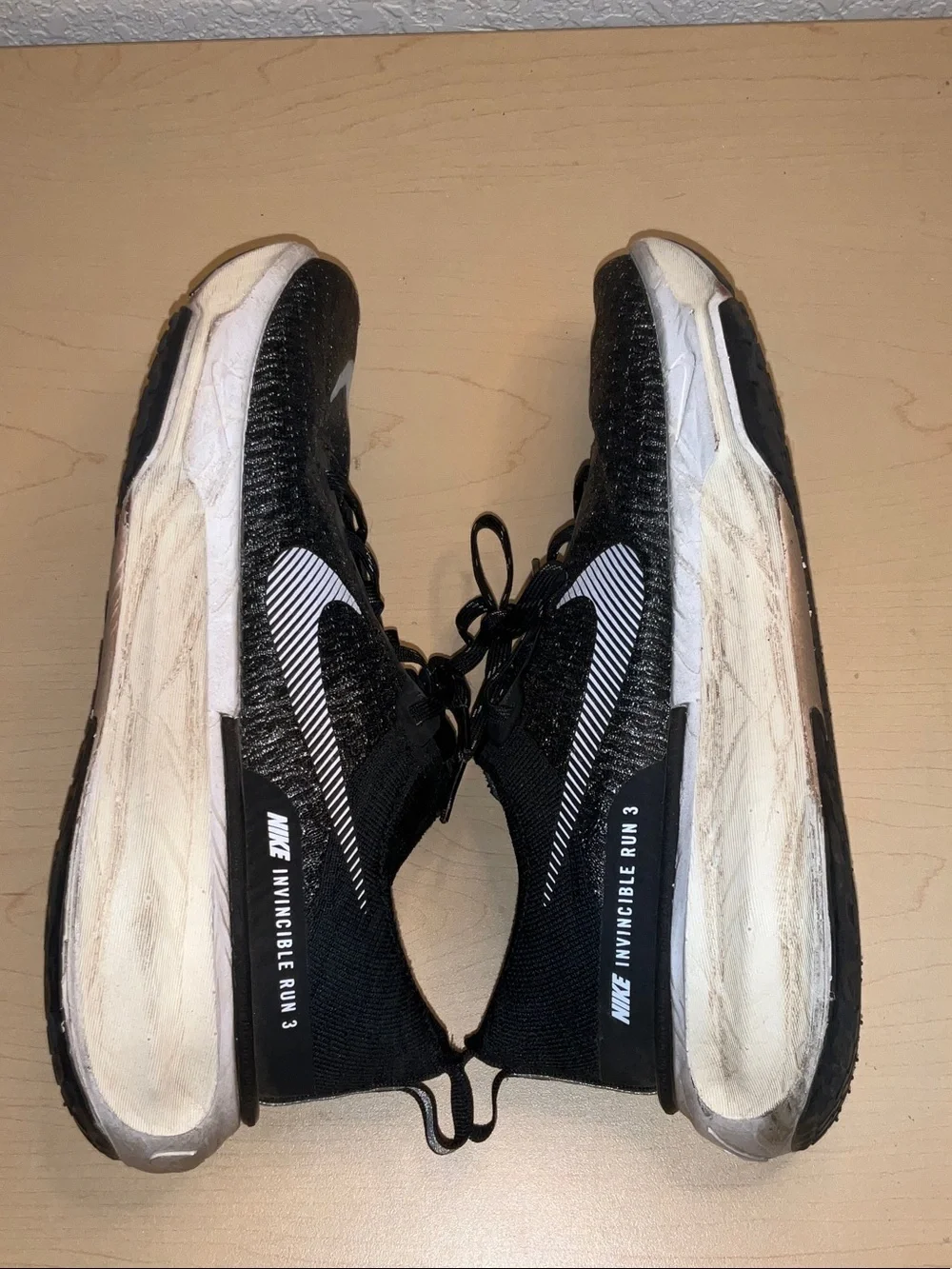 Nike Invincible 3 Running Shoes Black White Women’s Size 10.5